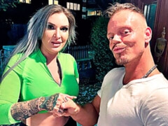 デカチン, デカパイ, ビキニ, ブロンド, バック, 淫乱熟女, タトゥー, オッパイの