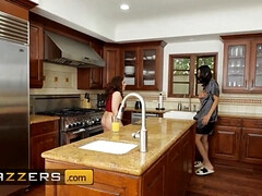 Большие сиськи, Член, Лизание, Милф, Киски, Бритые, Сыновья, Втроем