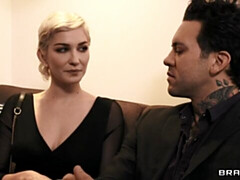 Grosser arsch, Grosser schwanz, Grosse titten, Blondine, Blasen, Hundestellung, Dürr, Jungendliche (18+)