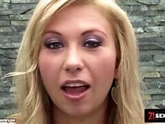 Anal, Blonde, Sucer une bite, Éjaculer dans la bouche, Gorge profonde, Faciale, Plan cul à trois, Nénés