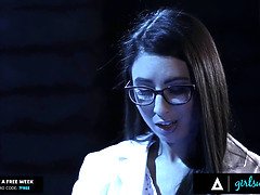 Grosser arsch, Grosse titten, Gesichtssitzen, Fingern, Hardcore, Lesbisch, Realität, Flotter dreier