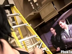 Sucer une bite, Brunette brune, Plantureuse, Domination, 2 femmes 1 homme, Hard, Mère que j'aimerais baiser, Actrice du porno