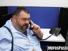 Grosse titten, Vollbusig, Geile alte tussi, Kehlenfick, Hundestellung, Hardcore, Büro, Pov