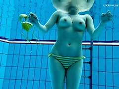 18 ans, Bikini, Femelle, Public, Russe, Solo, Nénés, Sous marin