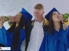 Язык в попке, Черные, Минет, Кончили внутрь, Секс без цензуры, Лизание, Наездница, Втроем