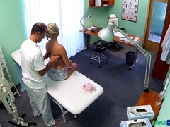 Amateur, Médico, Europeo, Lamidas, Oficina, Coño, Uniforme, Voyeur