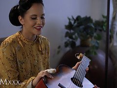 Cul, Gros cul, Grosse bite, Gros seins, Gorge profonde, Branlette thaïlandaise, Mère que j'aimerais baiser, Jarretelles