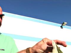 Grote mammen, Pijpbeurt, Bruinharig, Sperma shot, Fetisj, Handbeurt, Masturbatie, Tieten likken