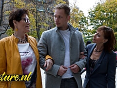 Grosse titten, Geile alte tussi, Frau frau mann, Oma, Behaart, Hd, Muschi, Spanner