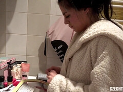 18, フェラチオ, イく瞬間, チェコ, ハードコア, 小柄, 三人, 双子