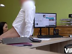 面接, フェラチオ, チェコ, お金, オフィス, ハメ撮り, オマンコ, タトゥー