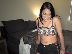 ベビーシッター, デカ尻, デカチン, フェラチオ, ティーン