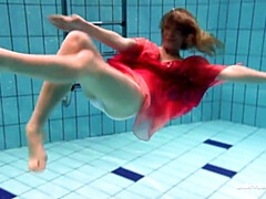 Braunhaarige, Frau, Hd, Pool, Öffentlich, Rasiert, Titten, Unter wasser