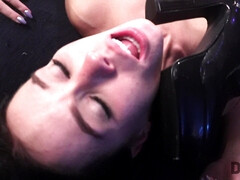 Lécher le cul, Brunette brune, Hard, Prisonnier, Léchez, Chatte, Élève, Tatouage