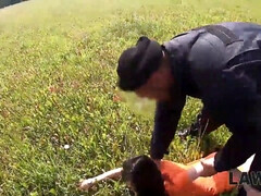 Schönheit, Braunhaarige, Hundestellung, Hd, Natürlichen titten, Dürr, Ablutschen, Uniform