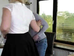 18 jaar, Blond, Pijpbeurt, Condoom, Hondjeshouding, Duits, Hardcore, Lerarin