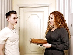 18 jaar, Grote lul, Grote mammen, Rondborstig, Hd, Ondergoed, Moeder die ik wil neuken, Roodharige vrouw