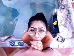 Leie, Spermaladung, Kehlenfick, Aufs gesicht abspritzen, Sporthalle, Handjob, Milf, Im freien