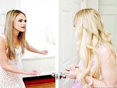 Penetracion con dedos, Besar, Lesbiana, Lencería, Tetas naturales, Coño, Afeitado, Adolescente