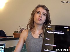 Leie, Blasen, Tschechisch, Handjob, Pov, Realität, Tätowierung, Jungendliche (18+)