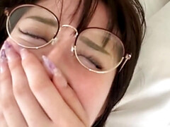 Watch modest femme's video