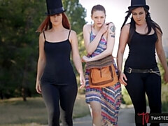 Gros cul, Gros seins, Domination, Doigter, Lesbienne, Lingerie, Rasée, Nénés