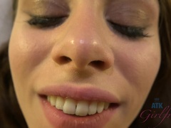 Braunhaarige, Besamung, Fussjob, Lingerie, Nylon, Rasiert, Strümpfe, Titten