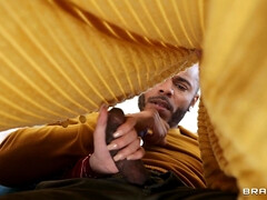 Anaal, Grote lul, Pijpbeurt, Rondborstig, Likken, Moeder die ik wil neuken, Monster, Tieten likken