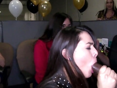 Pijpbeurt, Sperma in mond, Sperma in gezicht, Latijnse vrouw, Moeder die ik wil neuken, Kantoor, Verlegen, Sperma