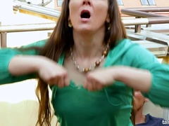 Mamada, Vestidas, Corridas, Corridas faciales, Masturbación, Desnudo, Estrella porno, Ducha