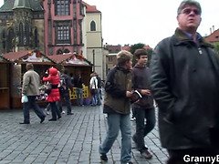 Pijpbeurt, Bruinharig, Oudere vrouw, Diep in de keel, Masturbatie, Moeder die ik wil neuken, Moeder, Stiefmoeder