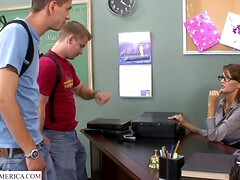 Anaal, Grote lul, Sperma shot, Likken, Natuurlijke tieten, Kut duiken, Trio, Tieten likken