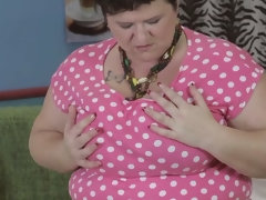 Belle grosse femme bgf, Masturbation, Mature, Rasée, Solo, Jouets