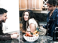 18 jaar, Aziatisch, Grote kont, Grote mammen, Bruinharig, Hondjeshouding, Mager, Tiener