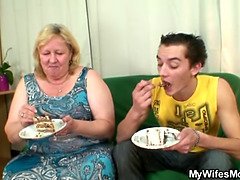 Mooie dikke vrouwen, Grote mammen, Tsjechisch, Omie, Hd, Rijpe lesbienne, Moeder, Realiteit