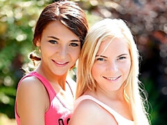 Fingern, Küssen, Lesbisch, Lecken, Lingerie, Masturbation, Natürlichen titten, Muschi