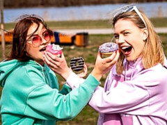 ブロンド, 茶髪の, 指いじり, キス, 下着, 剃毛, ストリッピング, オッパイの