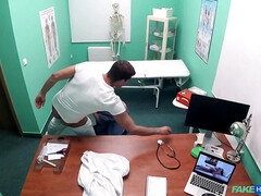 The kinkiest throat treatment for Dominica