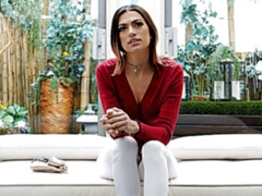 Gros cul, Grosse bite, Gros seins, En levrette, Pov, Cheveux courts, Maigrichonne, Adolescente