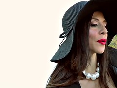 Grosse bite, Gros seins, Brunette brune, Femme couguar, Branlette thaïlandaise, Lingerie, Mère que j'aimerais baiser, Séduite