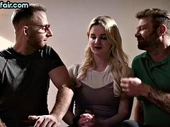 Leie, Tussi, Bisexuell, Blondine, Süss, Handjob, Masturbation, Titten