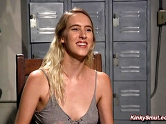 Bondage discipline sadomasochisme, Bizar, Blond, Pijpbeurt, Gebondenheid, Pijn, Slaaf, Trio