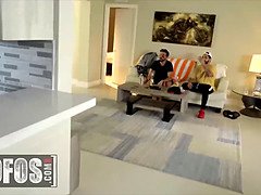 Brunette brune, Femme couguar, Doigter, Lesbienne, Mère que j'aimerais baiser, Maman, Seins naturels, Adolescente