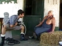 Grote mammen, Sperma in gezicht, Omie, Rijpe lesbienne, Natuurlijke tieten