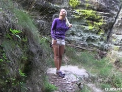 Rubia, Club, Europeo, Al aire libre, Público, Afeitado, Solo, Adolescente