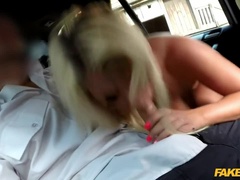 Lamer culo, Tetas grandes, Mamada, Coche, Penetracion con dedos, Pajear, Al aire libre, Coño