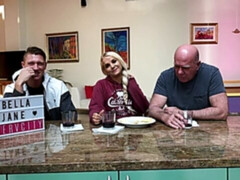 Amateur, Derrière les coulisses, Blonde, Sucer une bite, Seins naturels, Maigrichonne, Adolescente, Nénés