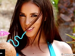 Gros seins, Bikini, Brunette brune, Masturbation, Naturelle, Seins naturels, De plein air, Chatte