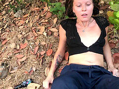 Grosse bite, Sucer une bite, Tir de sperme, Branlette thaïlandaise, De plein air, Adolescente