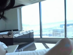 Leie, Blasen, Braunhaarige, Fussjob, Handjob, Masturbation, Pov, Rasiert